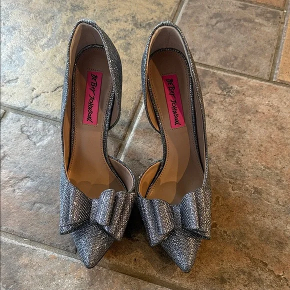 Betsey Johnson Prince-p Pump in silver glitter - Picture 5 of 9